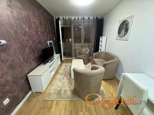 Novogradnja, jednoiposoban stan, komplet opremljen!